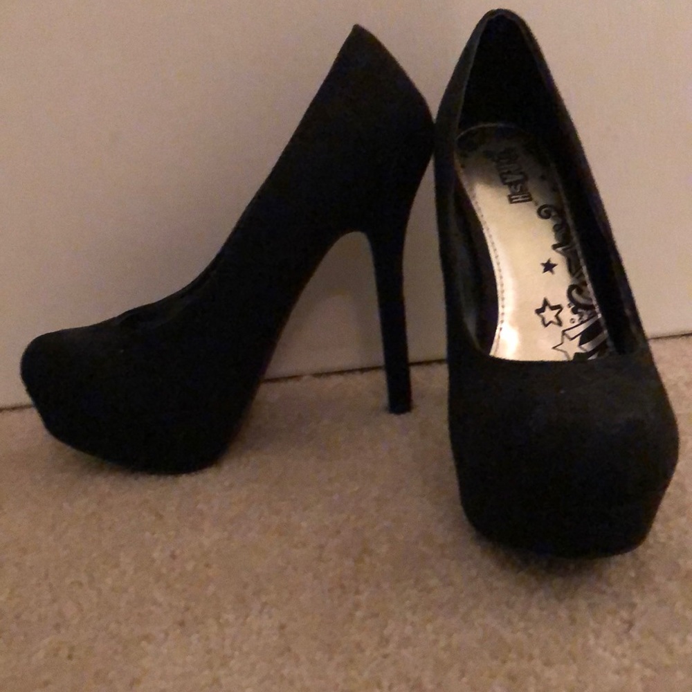 Closed toe black high heels suede